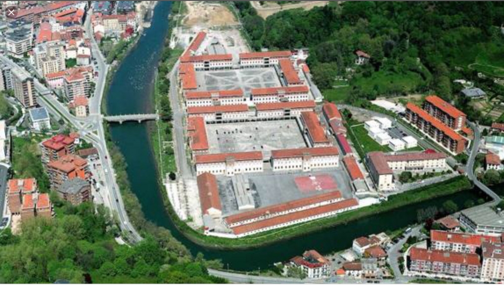 Pregunta al Ministerio de Defensa sobre la negociaci&oacute;n para el traslado de los Cuarteles de Loyola en San Sebasti&aacute;n.